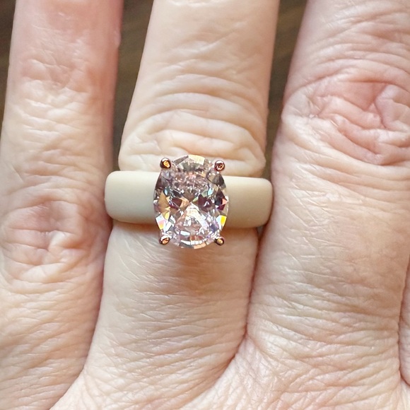 ♥️💖 NWT Rinfit SILICONE WEDDING RING Huge Oval Cut CZ Ivory & Rose Gold - Picture 3 of 8